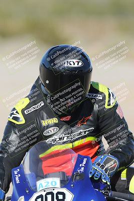 media/Jan-15-2026-Racers Edge (Thu) [[dfebeb70ab]]/2-A Group/Session 5 Turn 2/